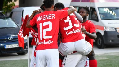 Автогол измъкна един от лидерите при рестарта на Първа лига