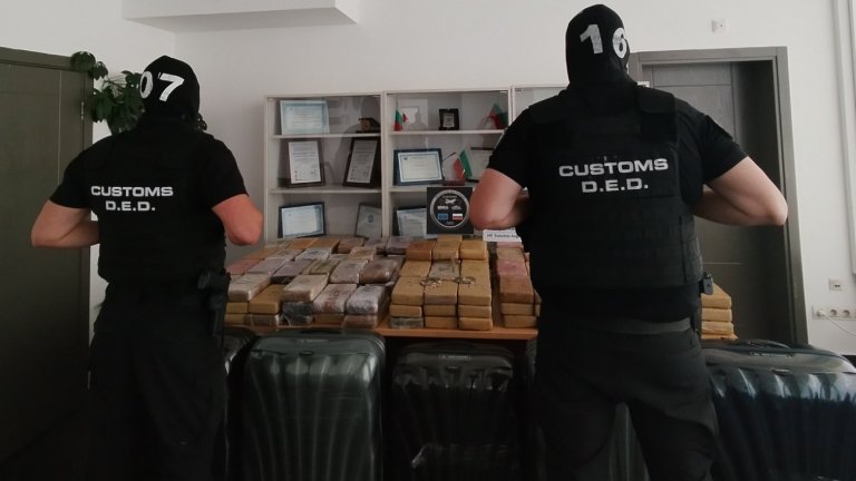 Рекордните над 200 кг кокаин са хванали на ГКПП "Капитан Андреево", в ареста е и чужд дипломат