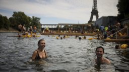 Сена се превърна в "къпалня" за над 50 000 французи 