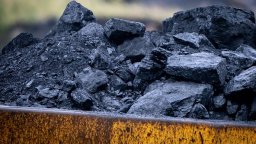 Китай и Индия с първия спад на въглищната енергия от 1973 г.