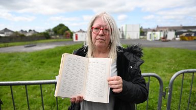 Ирландия започна ексхумацията на останките на стотици новородени от необозначен