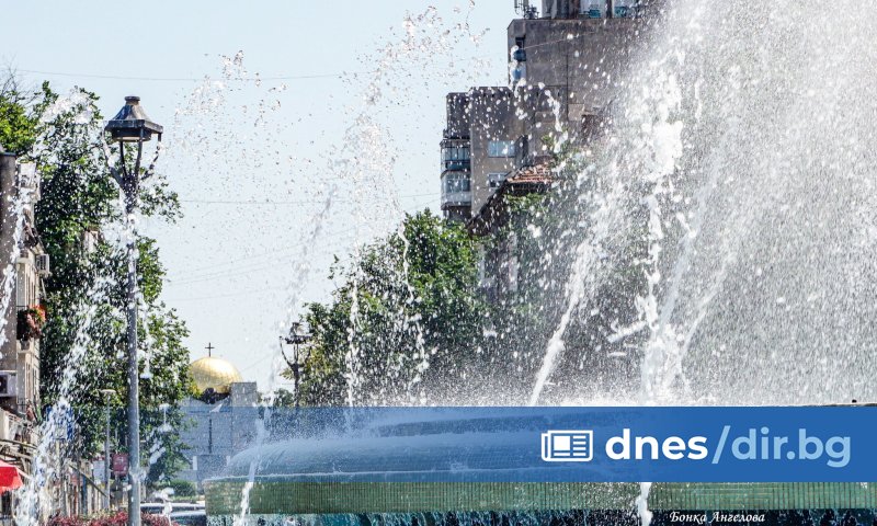 Максимална температура от 40,6 градуса на сянка е измерена този