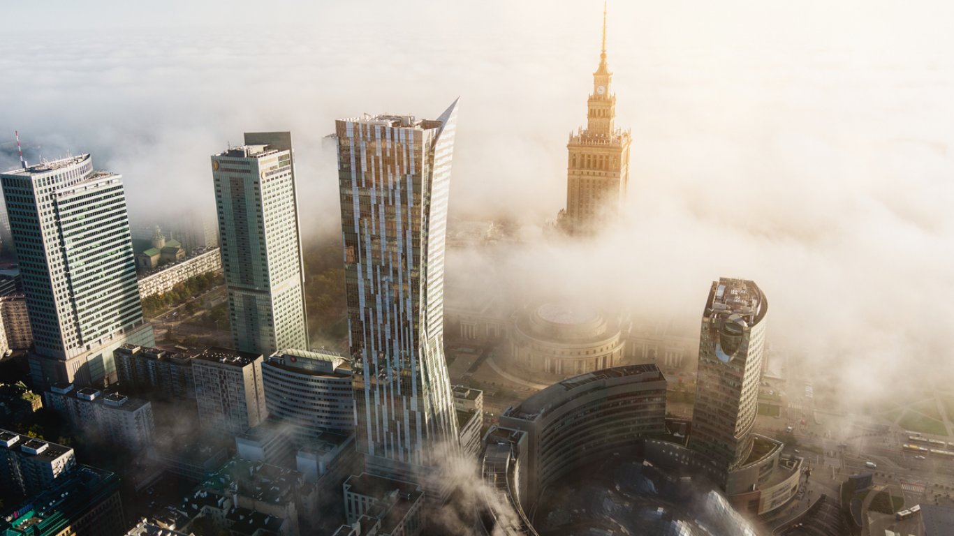 Небостъргачът, който Сталин "подари“ на Варшава