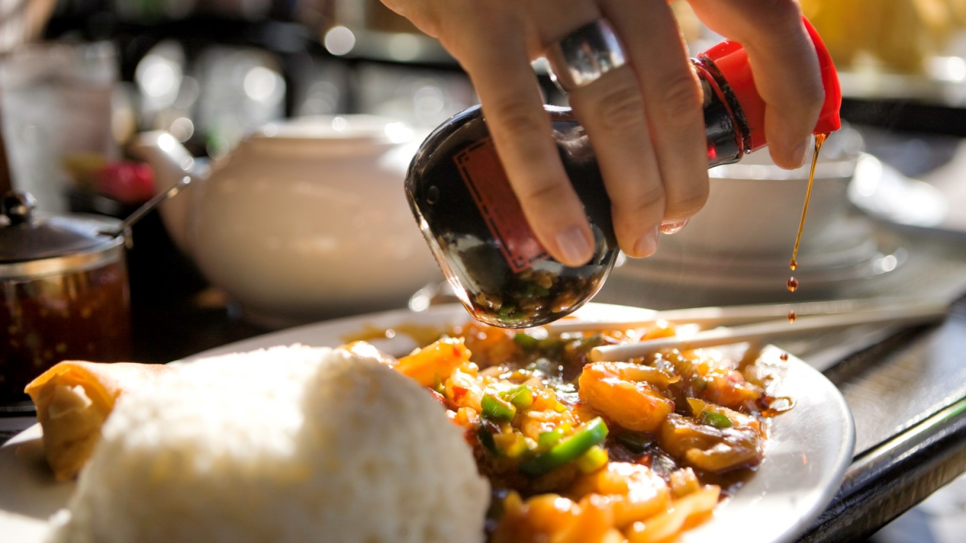 Соевият сос и пърженият ориз: Кога „още малко“ е твърде много