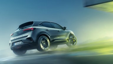 Това е най-бързият електрически модел на Opel