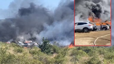 Над 10 коли изгоряха на паркинг до голям хотел в Свети Влас, евакуираха туристи (видео)