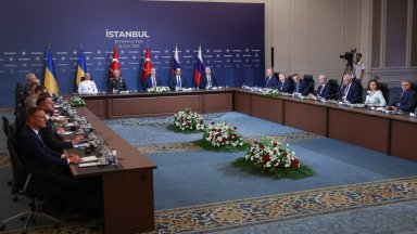 До три пъти и отново: Русия и Украйна ще си разменят не само военни, но и цивилни