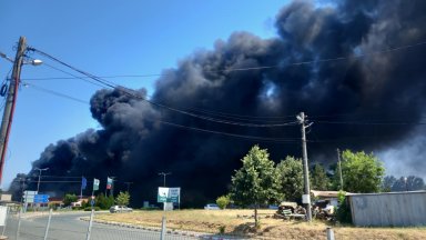 Пожар е избухнал в предприятие за пластмасови изделия в Средец