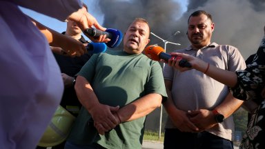 Част от пожара в склада за пластмасови отпадъци в Средец