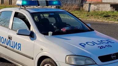 Водач на лек автомобил загина след катастрофа в триметров изкоп в Свиленград