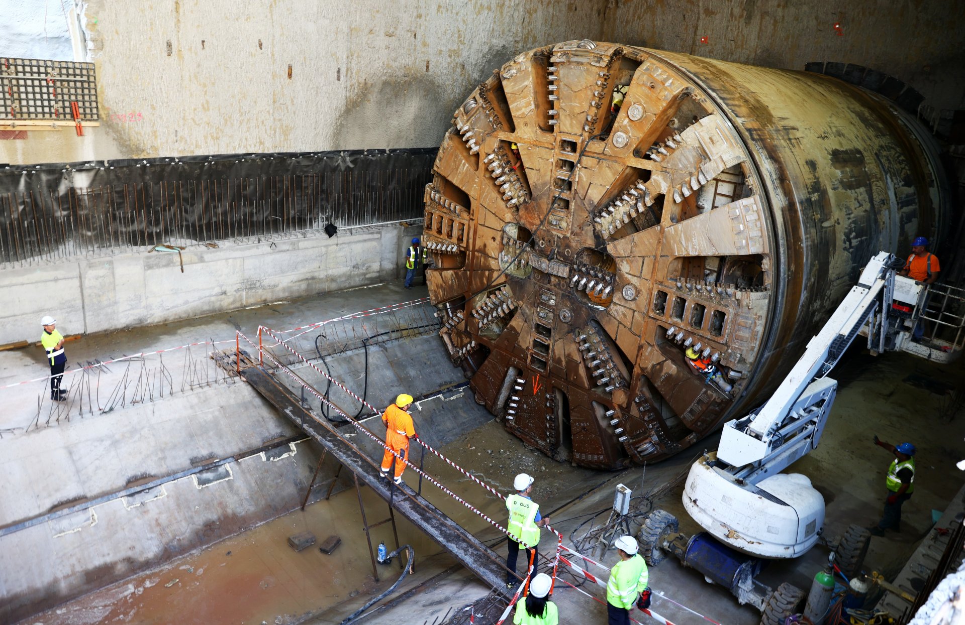  Строителната площадка на метростанция 