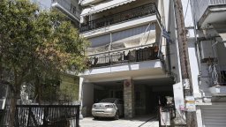 Бомба избухна в дома на затворнически надзирател в Солун (снимки)