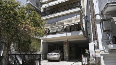 Бомба избухна в дома на затворнически надзирател в Солун (снимки)