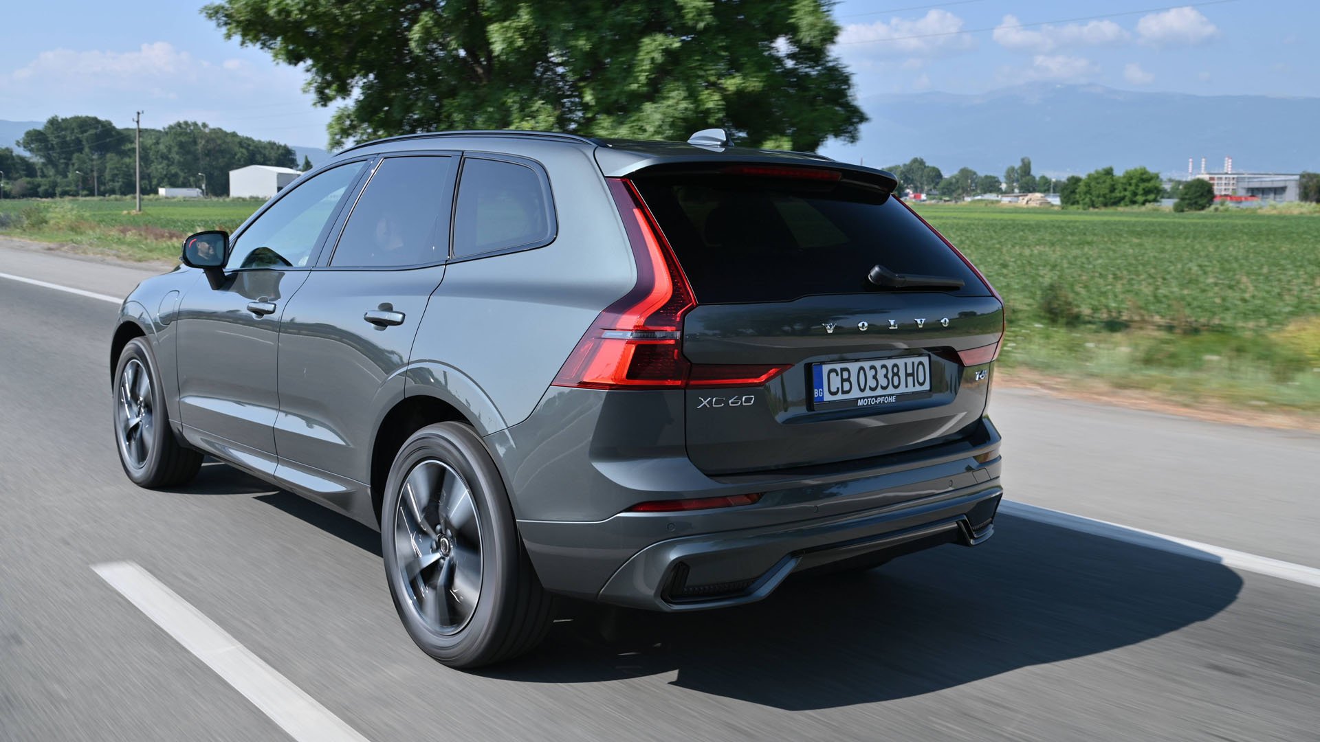 Volvo XC60 T6 PHEV eAWD 