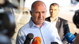 Радев за пожарите: Безхаберие и "дано да мине", трябва да имаме способности за гасене от въздуха