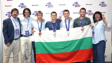 по биология спечелиха 4 медала от най престижното състезание по биология