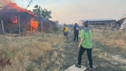 Критична обстановка: 96 активни пожара, 40 изгорели къщи в Трънско, евакуираха болница в Хасковско