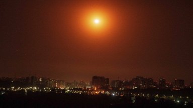 Най малко осем души бяха ранени при руска атака с дронове