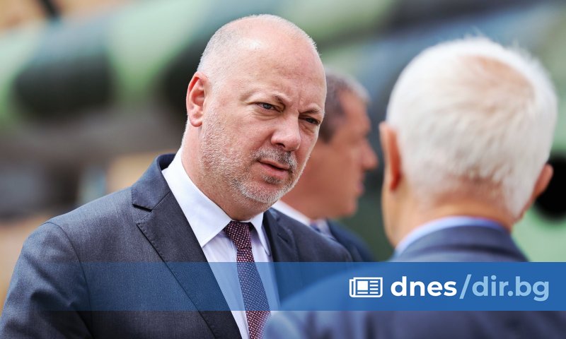 Внесеният вот на недоверие е прокламиран като един изключителен труд