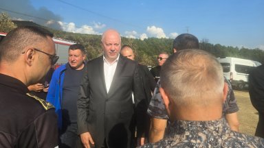 Българската пожарна ще разполага с достатъчно авиотехника каза пред журналисти