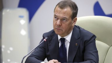 Медведев: Президентът на САЩ Тръмп "си играе на ултиматуми" с Русия, може да доведе до война  