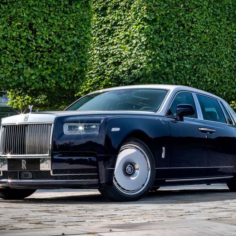 Rolls-Royce представи три цветни специални издания за Китай