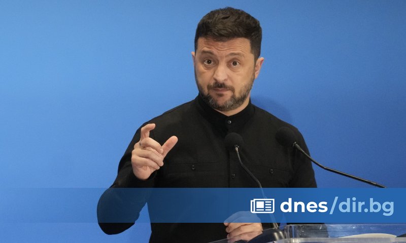 Украинският президент Володимир Зеленски обвини Русия, че продължава да атакува