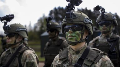 АФП: Млади поляци избират летен лагер за военно обучение вместо да разпускат на плажа