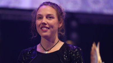 Двукратната олимпийска шампионка Лаура Далмайер е пометена от падащи скали на Каракорум