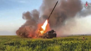 Трима украински военнослужещи бяха убити и 18 бяха ранени при руски удар по учебно подразделение