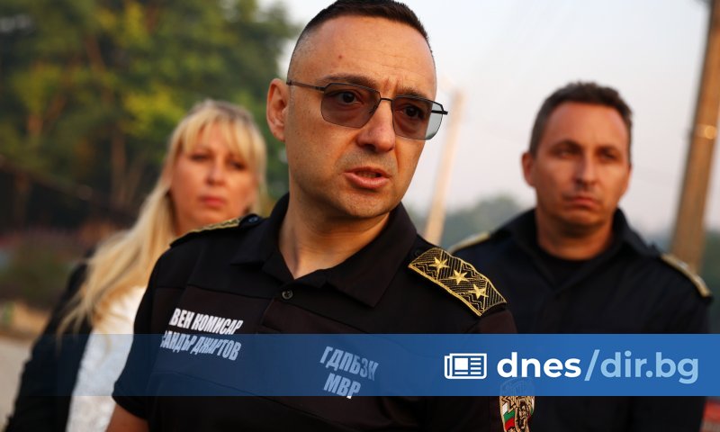 Днес очакваме шест хеликоптера да работят, три вече са излетели