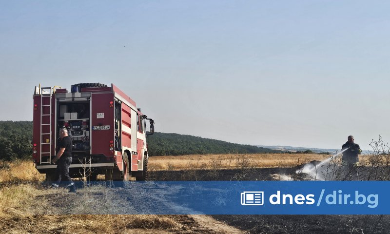 И днес продължава борбата с огъня в Сакар планина, съобщиха