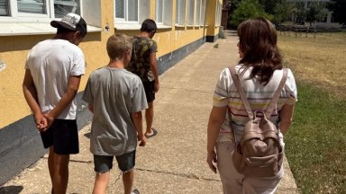 Установиха физическо, сексуално и психическо насилие на деца в интернат във Варненци (снимки)