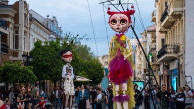 Карнавално лято с 6Fest в София - шествия, марионетки, куклен театър и цирк
