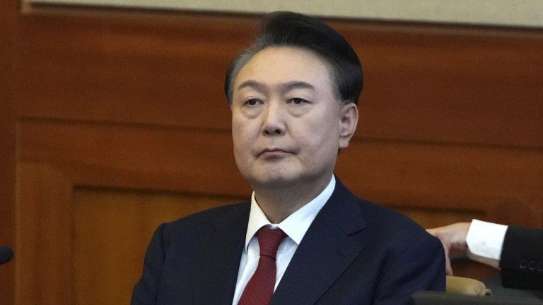 Южнокорейски съд издаде заповед за арест на бившия президент Юн Сук-йол
