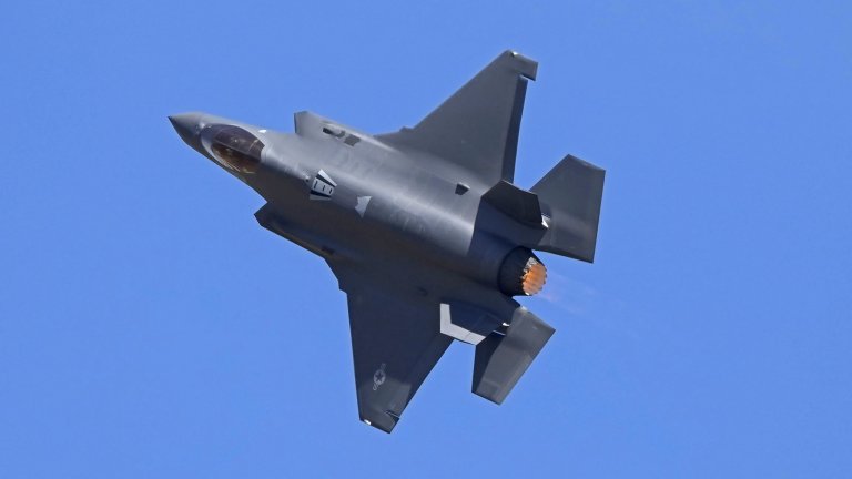 Изтребител F-35 се разби край военноморската база "Лемур" в Калифорния