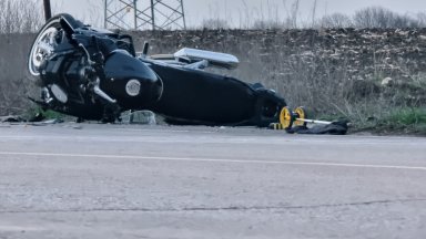 22 годишен мотоциклетист е загинал при катастрофа на магистрала Тракия съобщиха от