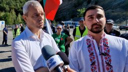 Полицията осуети блокадата на ГКПП "Маказа" от Тодор Батков-син и Костадин Костадинов