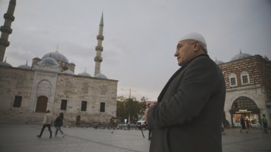 Турският Диянет обяви носенето на къси поли за грях