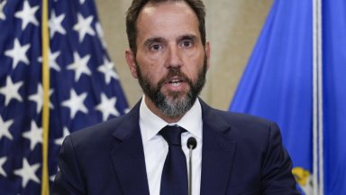 Американска държавна служба започна официално разследване срещу бившия специален прокурор