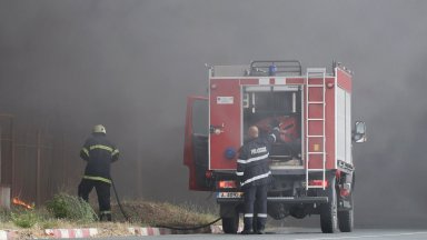 Пожар горя край бургаския квартал Банево