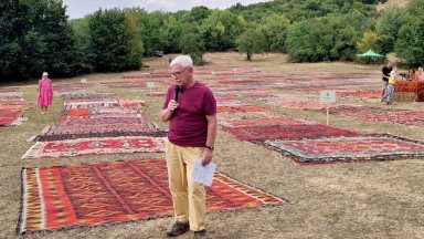 Нидерландецът Якоб ван Бейлен: Отдал съм се на каузата за Национален музей на българското килимарство