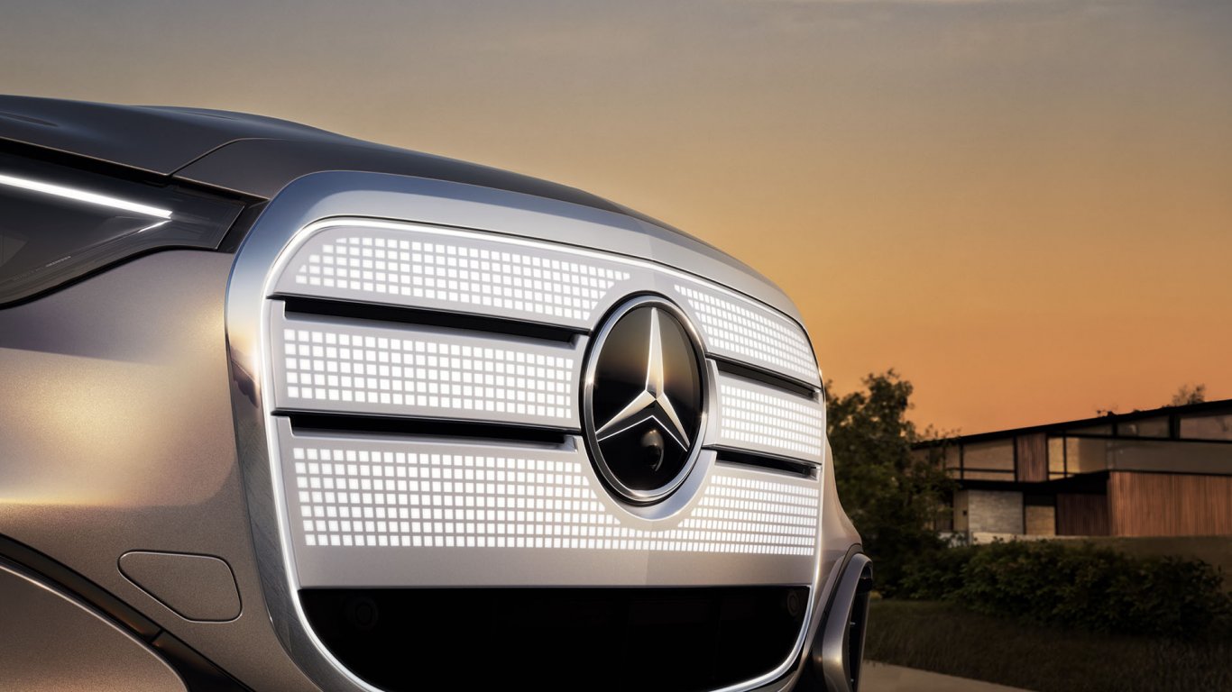 Mercedes-Benz разкри лицето на новия кросоувър GLC с EQ технология