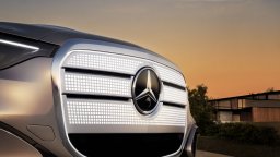 Mercedes-Benz разкри лицето на новия кросоувър GLC с EQ технология