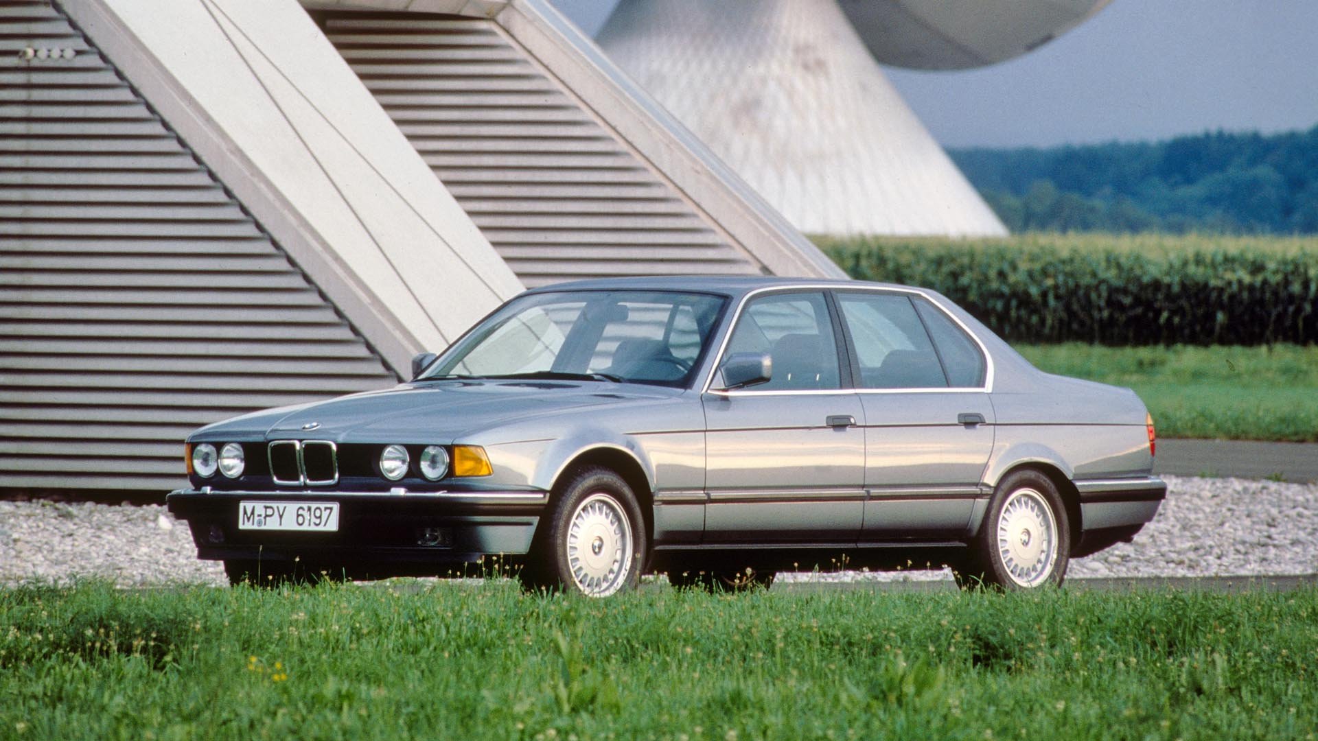 BMW Серия 7 (E32, от 1986 г.) 