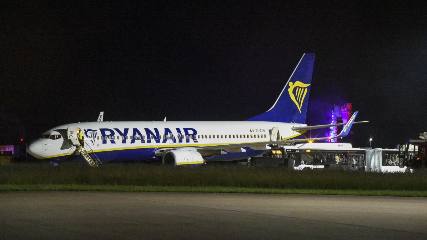 Ryanair с месечен рекорд по брой пътници въпреки стачките във въздушния транспорт