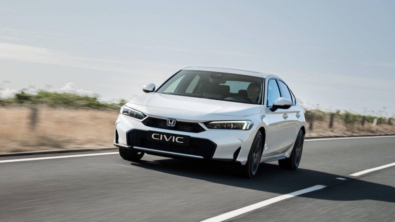 Honda освежи Civic с промени в екстериорния дизайн