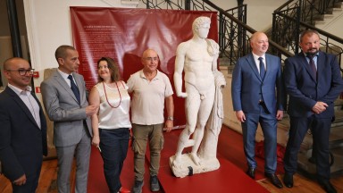 "С една глава по-висока": Представиха реставрираната втора статуя от Хераклея Синтика