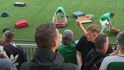 Хвърчащи куфари в искане на оставка: Съперникът на Арда бе част от култов протест
