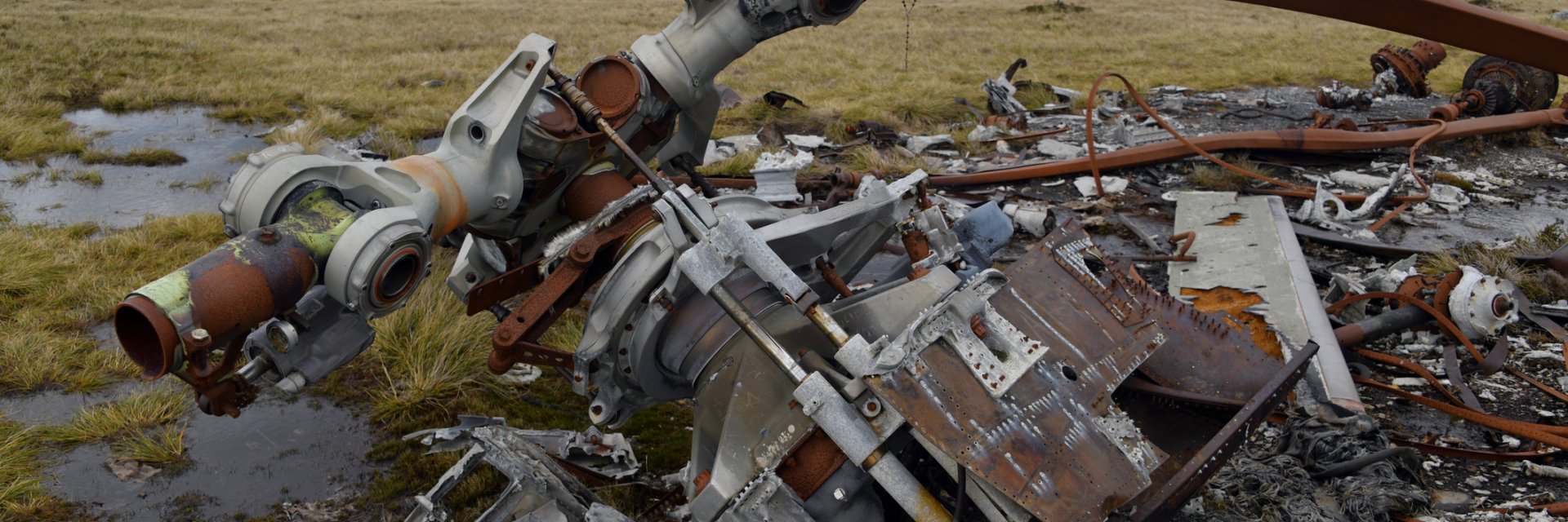 Военен хеликоптер се разби в Гана, сред осемте жертви са двама министри (видео)